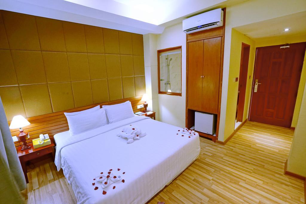Oway Grand Hotel Mandalay Exterior foto