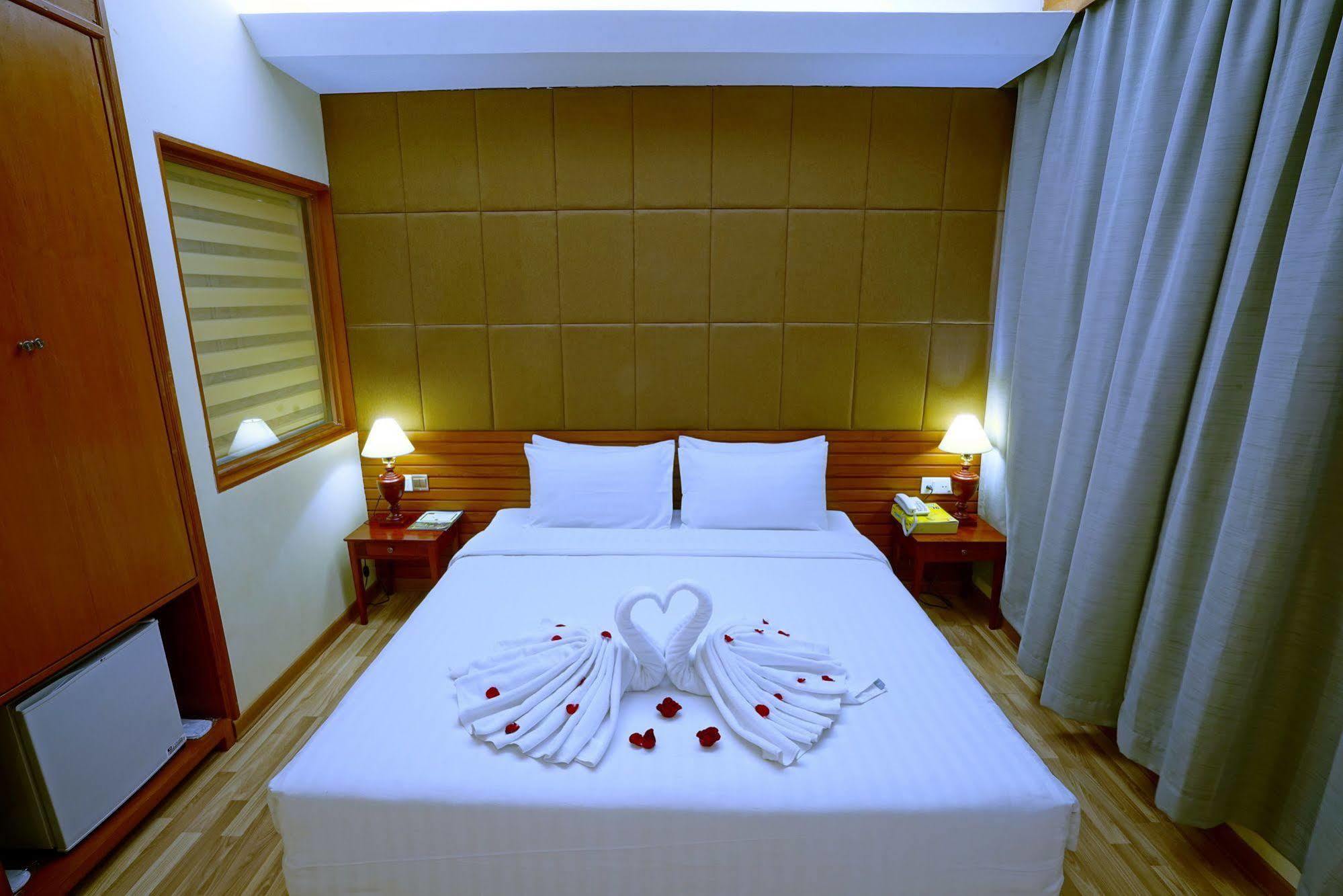 Oway Grand Hotel Mandalay Exterior foto