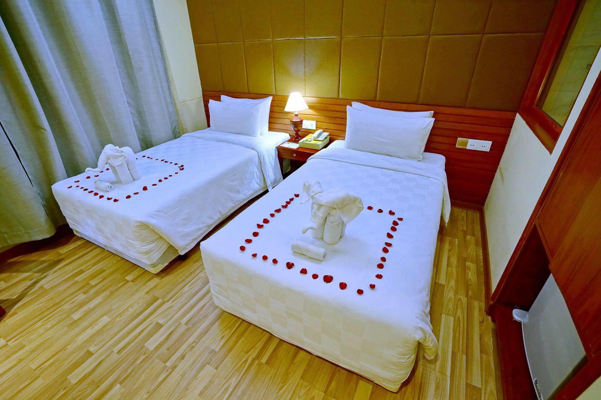 Oway Grand Hotel Mandalay Exterior foto